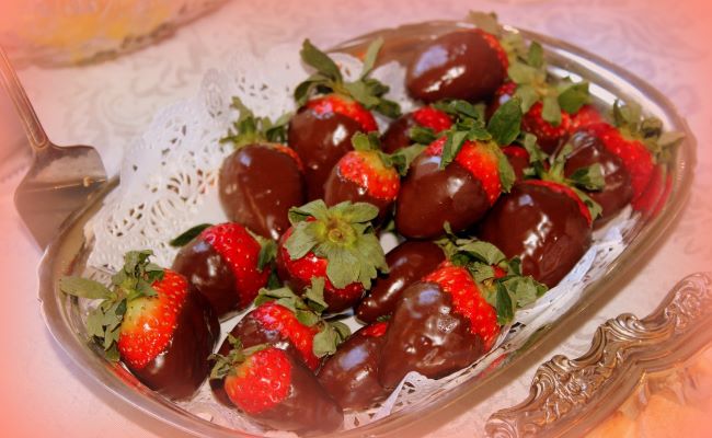 Chocolate-dipped fruit